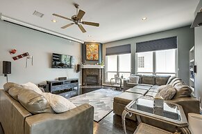 Houston Retreat With Fireplace & Balcony!