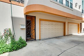 Houston Retreat With Fireplace & Balcony!