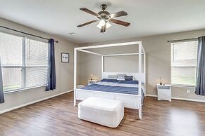 Spacious Houston Home w/ Pool Access, Fenced Yard!