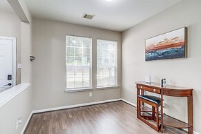 Spacious Houston Home w/ Pool Access, Fenced Yard!