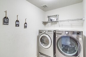 Spacious Houston Home w/ Pool Access, Fenced Yard!