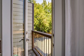 Houston Home w/ Rooftop Patio & Downtown Views!