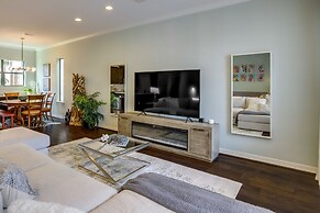 Houston Home w/ Rooftop Patio & Downtown Views!