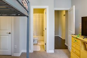 Houston Home w/ Rooftop Patio & Downtown Views!