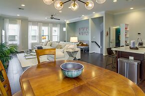 Houston Home w/ Rooftop Patio & Downtown Views!