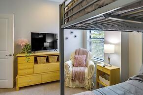 Houston Home w/ Rooftop Patio & Downtown Views!