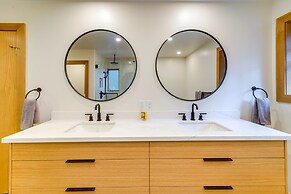 Tahoe Donner Cabin Near Slopes & Lake!