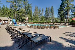 Truckee Retreat w/ Fireplace & Community Amenities