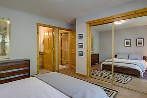Truckee Retreat w/ Fireplace & Community Amenities