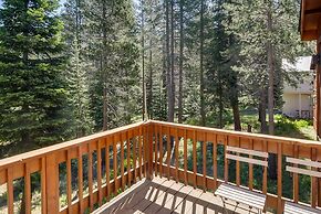 Truckee Retreat w/ Fireplace & Community Amenities