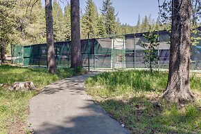 Truckee Retreat w/ Fireplace & Community Amenities