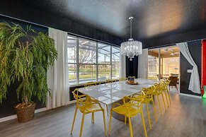 Spacious Kissimmee Oasis w/ Resort-style Amenities