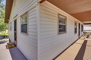 Hot Tub + Dock Access: Lake Hatchineha Getaway!