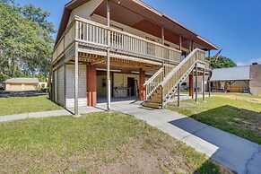 Hot Tub + Dock Access: Lake Hatchineha Getaway!