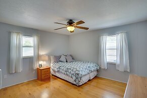 Hot Tub + Dock Access: Lake Hatchineha Getaway!