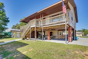Hot Tub + Dock Access: Lake Hatchineha Getaway!