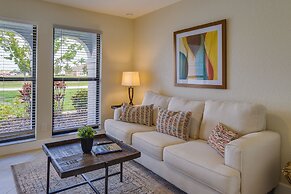 Kayaks & Pool: Lakefront Cape Coral Oasis!