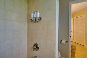 Kayaks & Pool: Lakefront Cape Coral Oasis!