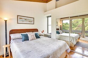 Downtown Kailua-kona Condo w/ Pool & Views