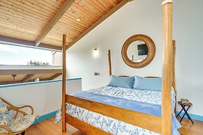 Downtown Kailua-kona Condo w/ Pool & Views