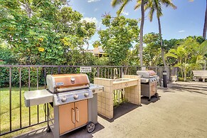 Downtown Kailua-kona Condo w/ Pool & Views