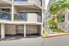 Downtown Kailua-kona Condo w/ Pool & Views