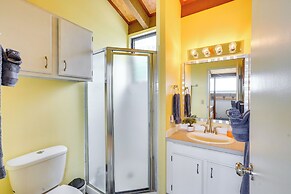 Downtown Kailua-kona Condo w/ Pool & Views