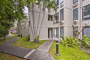 Downtown Kailua-kona Condo w/ Pool & Views