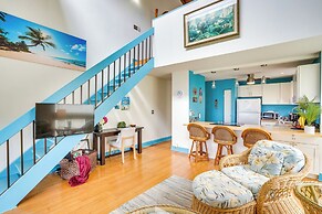 Downtown Kailua-kona Condo w/ Pool & Views