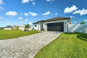 Furnished Lanai & Private Pool: Cape Coral Home