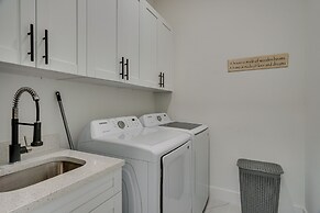 Furnished Lanai & Private Pool: Cape Coral Home