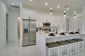 Furnished Lanai & Private Pool: Cape Coral Home