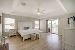 Waterfront Retreat w/ Pool on Caloosahatchee River