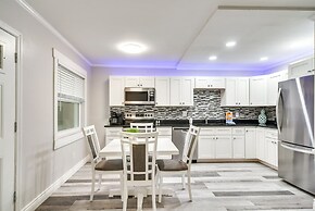 Indian Rocks Beach Retreat: Walk to Beaches!