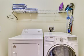 Lanai & Pool: Spacious Villa Near Disney!