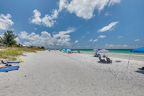 Walk to the Ocean: Indian Rocks Beach Condo