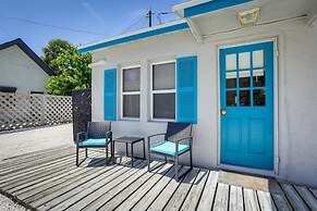 Cozy Indian Rocks Beach Cottage: Steps to Seawall!