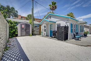 Cozy Indian Rocks Beach Cottage: Steps to Seawall!