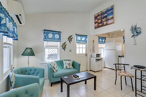 Cozy Indian Rocks Beach Cottage: Steps to Seawall!