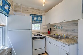 Cozy Indian Rocks Beach Cottage: Steps to Seawall!