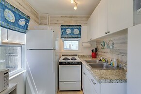 Cozy Indian Rocks Beach Cottage: Steps to Seawall!
