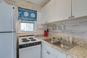 Cozy Indian Rocks Beach Cottage: Steps to Seawall!