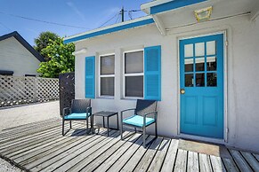 Cozy Indian Rocks Beach Cottage: Steps to Seawall!