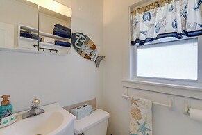 Cozy Indian Rocks Beach Cottage: Steps to Seawall!