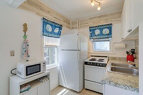 Cozy Indian Rocks Beach Cottage: Steps to Seawall!