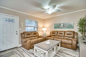 Indian Rocks Beach Escape: Beach Gear, Near Ocean!