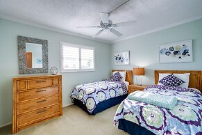 Half Mi to Downtown: Waterfront Cape Coral Condo