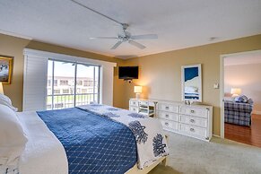 Half Mi to Downtown: Waterfront Cape Coral Condo