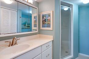 Half Mi to Downtown: Waterfront Cape Coral Condo