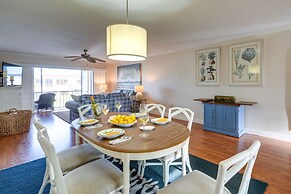 Half Mi to Downtown: Waterfront Cape Coral Condo